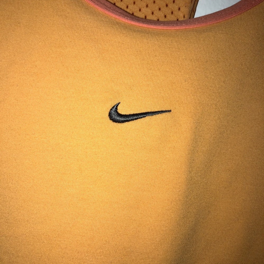 Nike - Picture 2 of 6